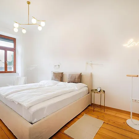 Апартаменти Modernes City-apartment In Грац